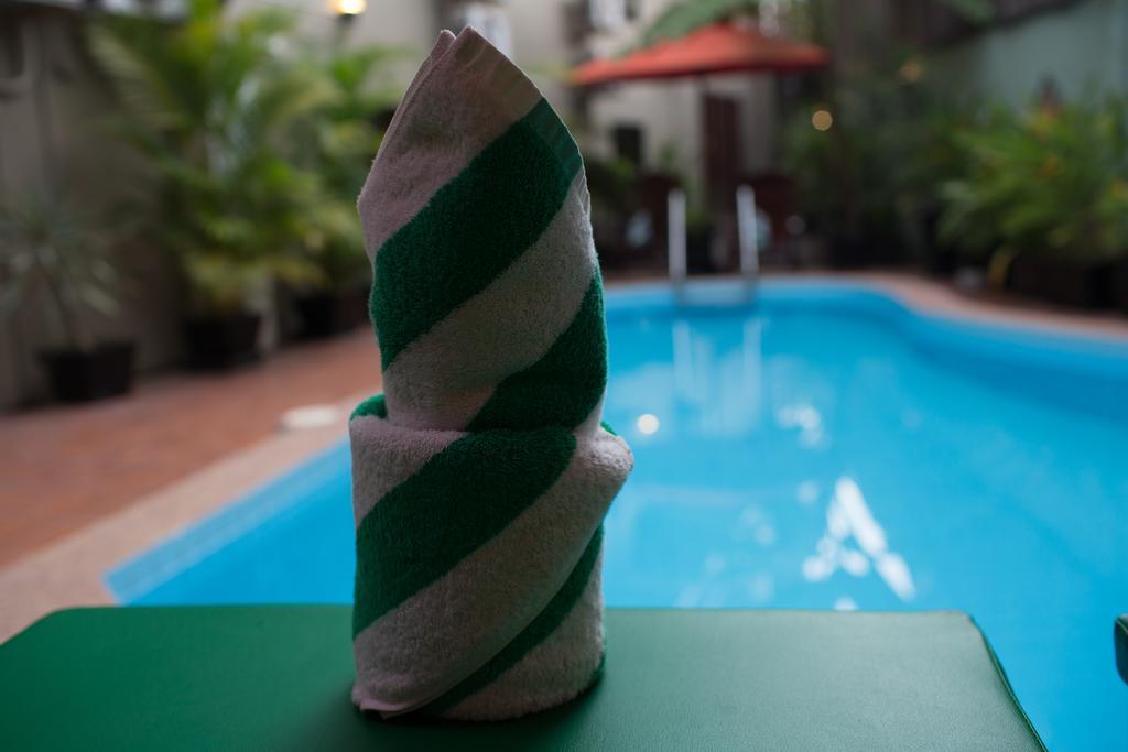 La Villa Du Bonheur Siem Reap Exterior foto